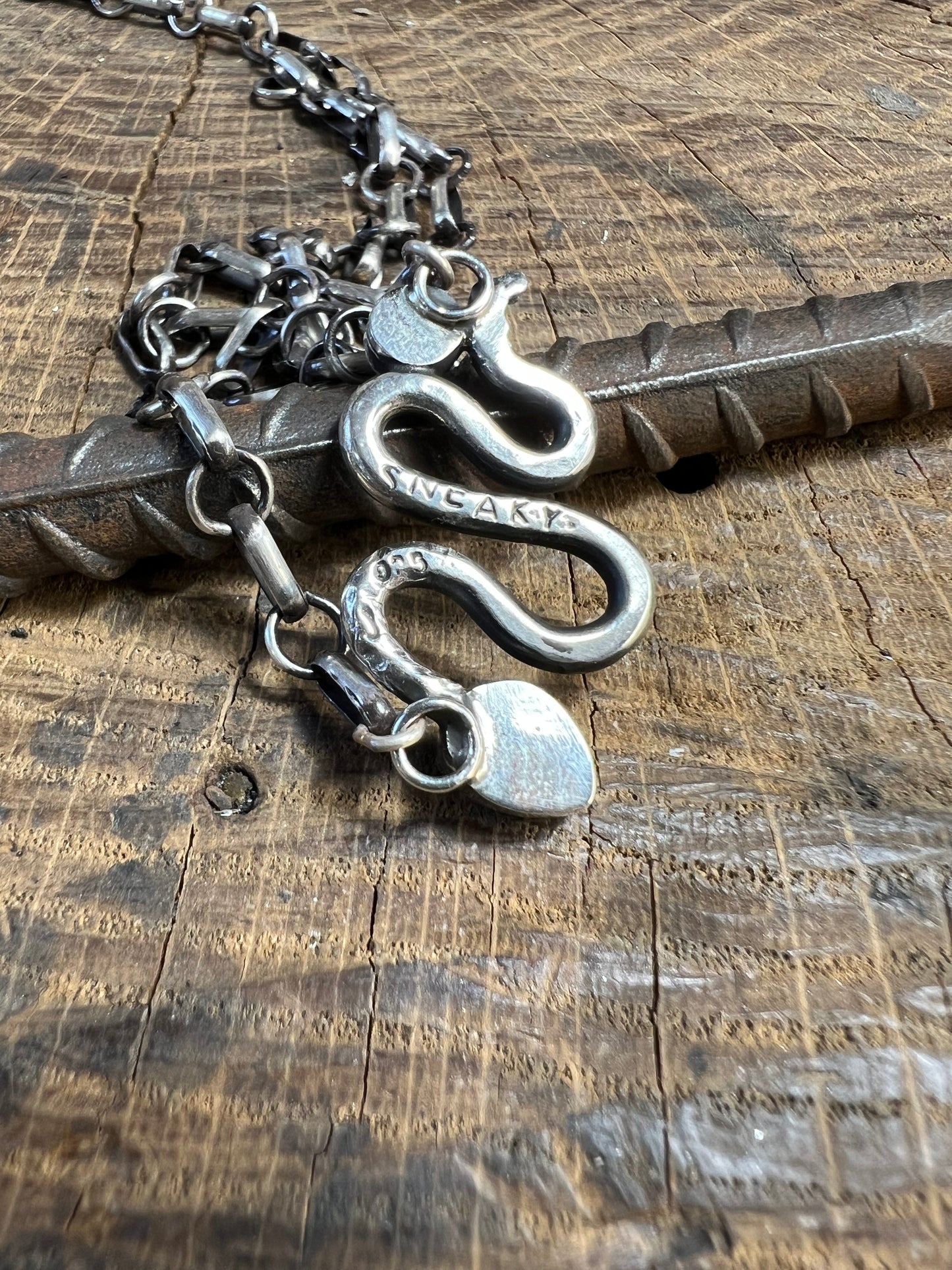 Sneaky Link choker