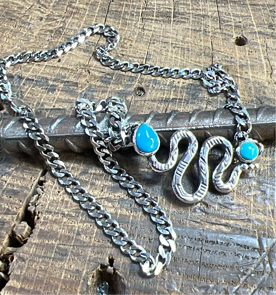 Sneaky Link choker